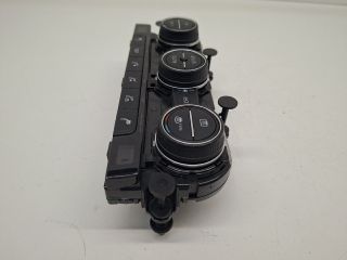 bontott VW GOLF VII Fűtéskapcsoló (digit klímás)