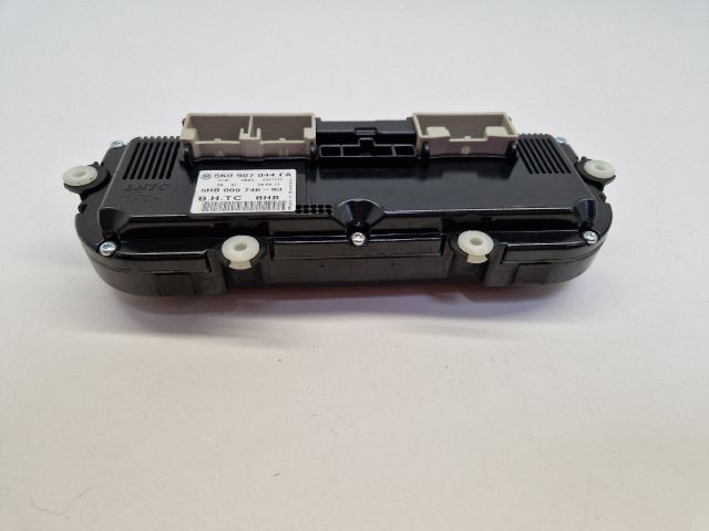 bontott VW GOLF VII Fűtéskapcsoló (digit klímás)