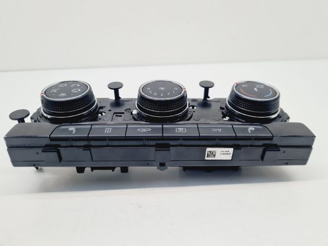 bontott VW GOLF VII Fűtéskapcsoló (digit klímás)