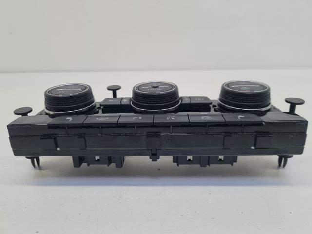 bontott VW GOLF VII Fűtéskapcsoló (digit klímás)