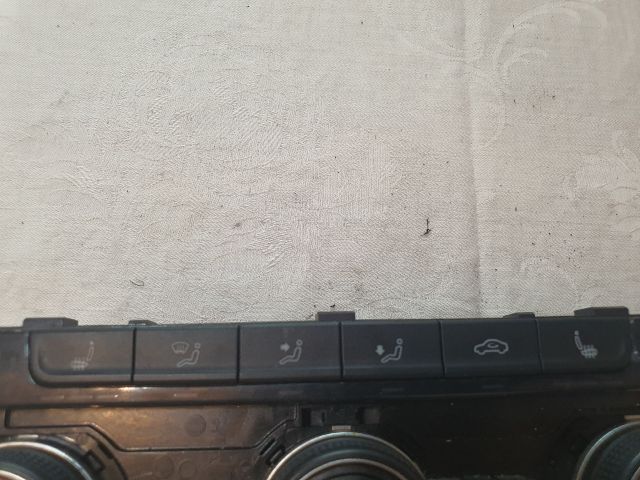 bontott VW GOLF VII Fűtéskapcsoló (digit klímás)