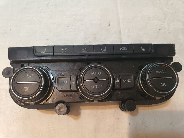 bontott VW GOLF VII Fűtéskapcsoló (digit klímás)