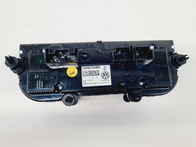 bontott VW GOLF VII Fűtéskapcsoló (digit klímás)