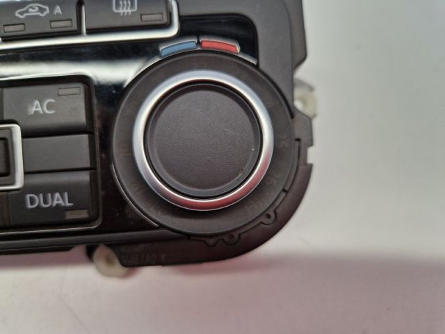 bontott VW GOLF VII Fűtéskapcsoló (digit klímás)