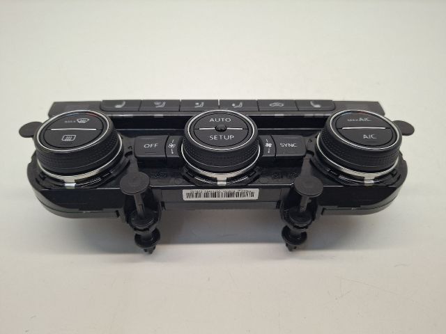 bontott VW GOLF VII Fűtéskapcsoló (digit klímás)