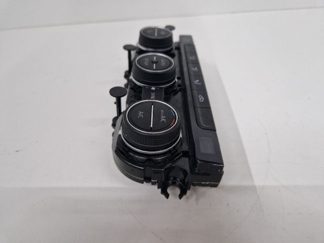 bontott VW GOLF VII Fűtéskapcsoló (digit klímás)