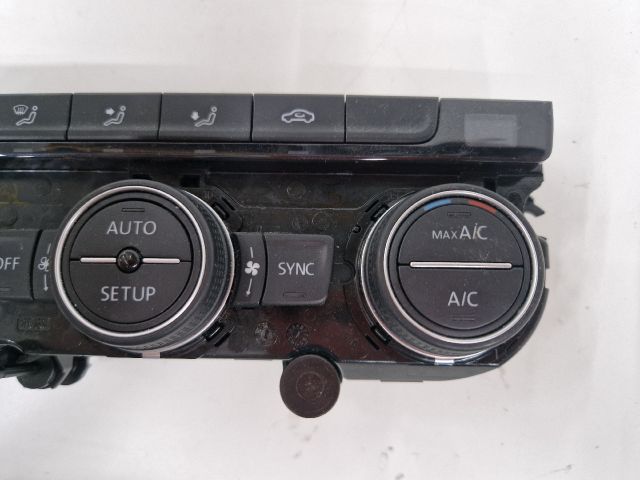 bontott VW GOLF VII Fűtéskapcsoló (digit klímás)