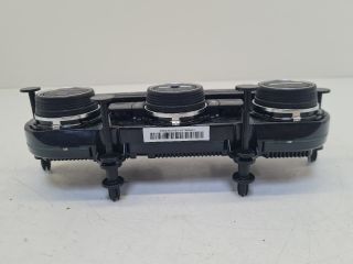 bontott VW GOLF VII Fűtéskapcsoló (digit klímás)