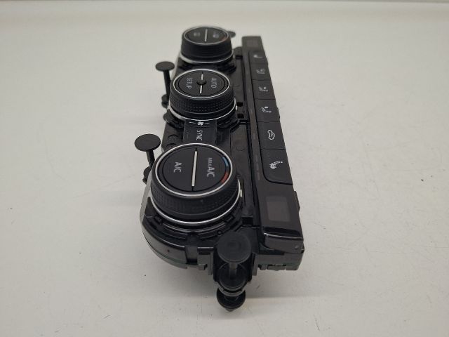 bontott VW GOLF VII Fűtéskapcsoló (digit klímás)
