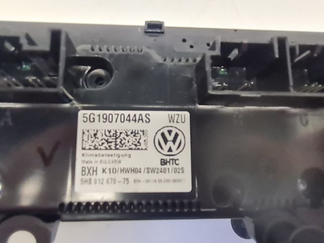 bontott VW GOLF VII Fűtéskapcsoló (digit klímás)