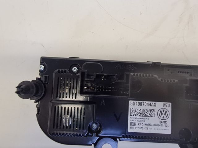 bontott VW GOLF VII Fűtéskapcsoló (digit klímás)