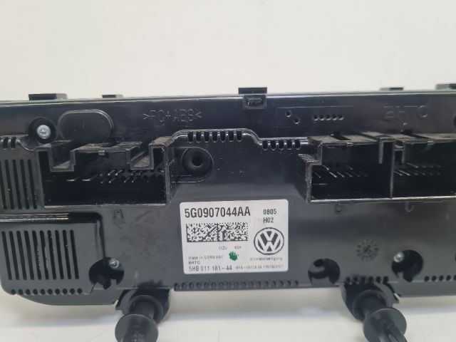 bontott VW GOLF VII Fűtéskapcsoló (digit klímás)