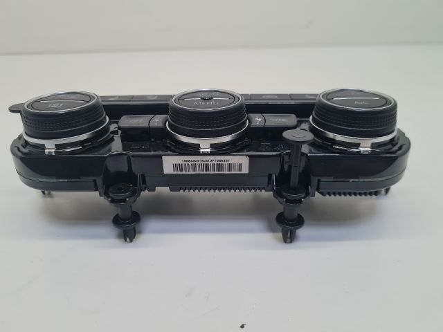 bontott VW GOLF VII Fűtéskapcsoló (digit klímás)