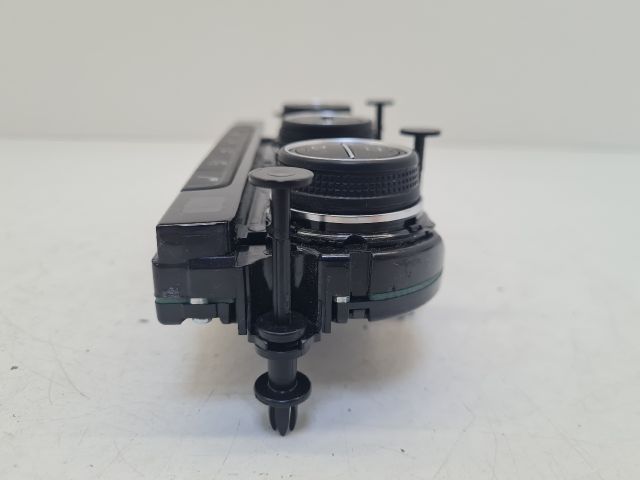 bontott VW GOLF VII Fűtéskapcsoló (digit klímás)