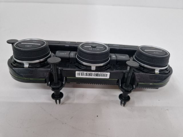 bontott VW GOLF VII Fűtéskapcsoló (digit klímás)