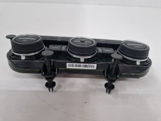 bontott VW GOLF VII Fűtéskapcsoló (digit klímás)