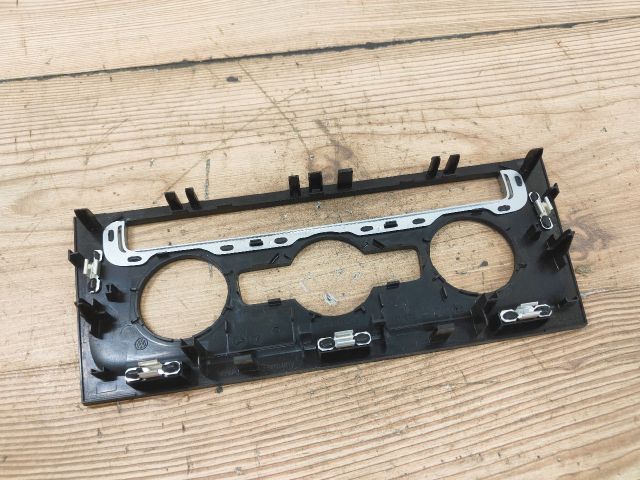 bontott VW GOLF VII Fűtéskapcsoló Keret