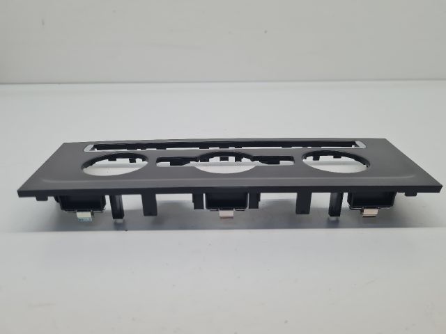 bontott VW GOLF VII Fűtéskapcsoló Keret