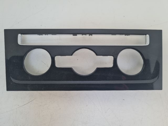 bontott VW GOLF VII Fűtéskapcsoló Keret