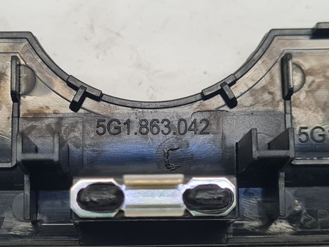 bontott VW GOLF VII Fűtéskapcsoló Keret