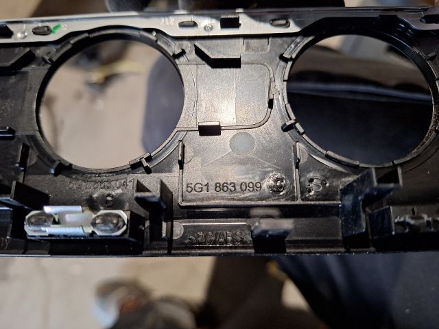 bontott VW GOLF VII Fűtéskapcsoló Keret