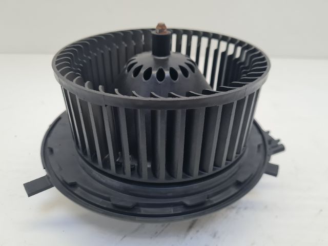 bontott VW GOLF VII Fűtőmotor (Klímás)