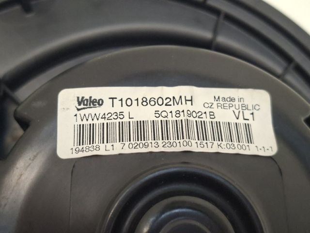 bontott VW GOLF VII Fűtőmotor (Klímás)