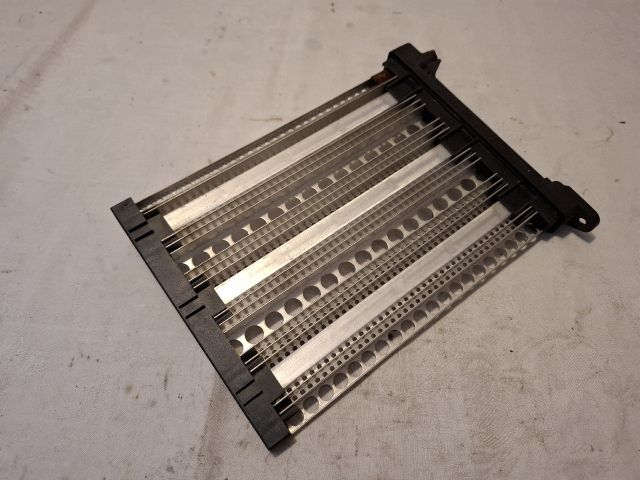 bontott VW GOLF VII Fűtőradiátor (Elektromos)