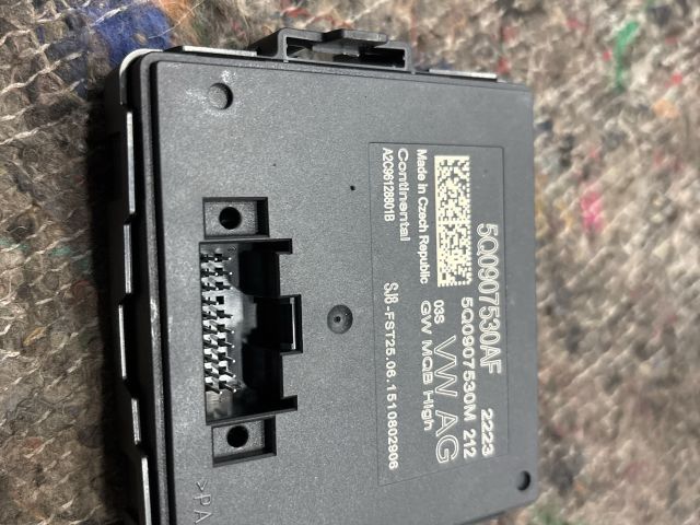 bontott VW GOLF VII Gateway Elektronika