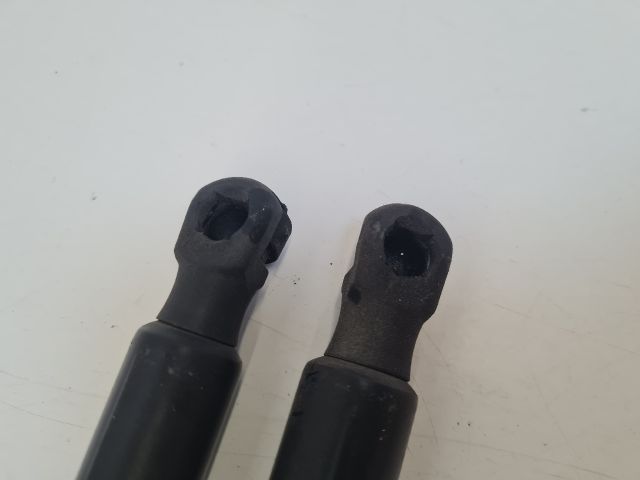 bontott VW GOLF VII Gázrugós Kitámasztó Teleszkóp Pár Csomagtérajtó