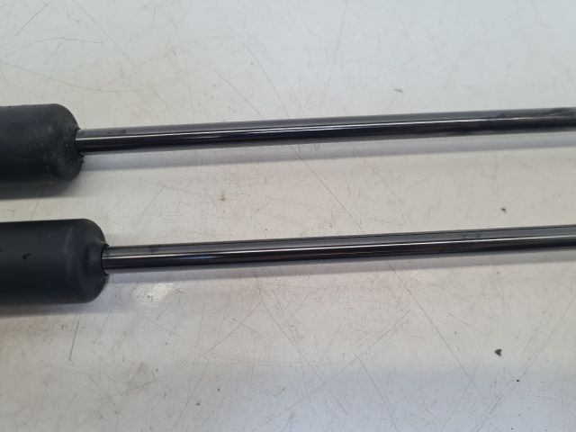 bontott VW GOLF VII Gázrugós Kitámasztó Teleszkóp Pár Csomagtérajtó