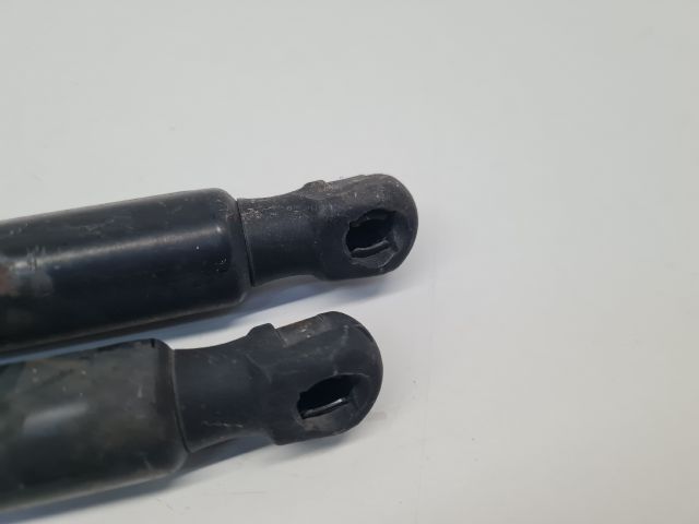 bontott VW GOLF VII Gázrugós Kitámasztó Teleszkóp Pár Csomagtérajtó