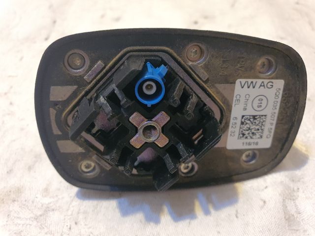bontott VW GOLF VII GPS Antenna
