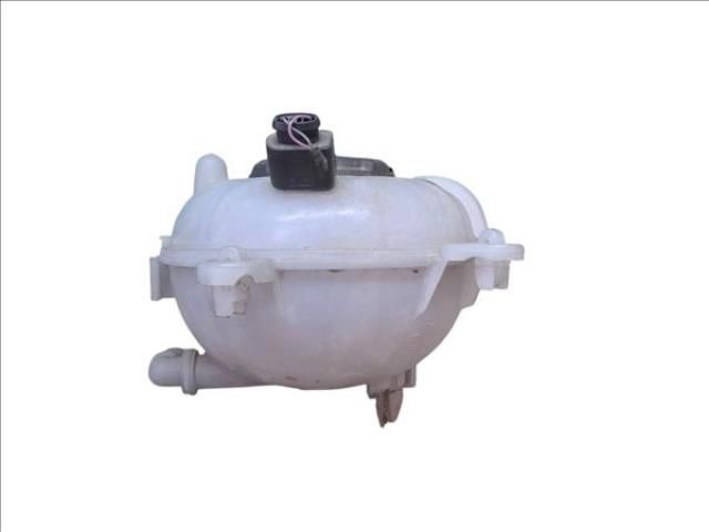 bontott VW GOLF VII Kiegyenlítő Tartály