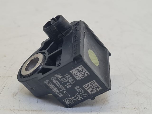 bontott VW GOLF VII Gyorsulás Jeladó