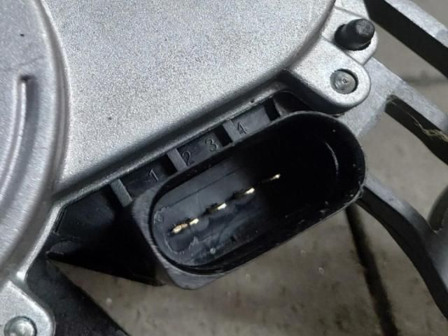 bontott VW GOLF VII Hátsó Ablaktörlő Motor