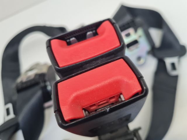 bontott VW GOLF VII Hátsó Biztonsági Öv Szett