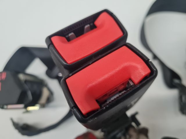 bontott VW GOLF VII Hátsó Biztonsági Öv Szett