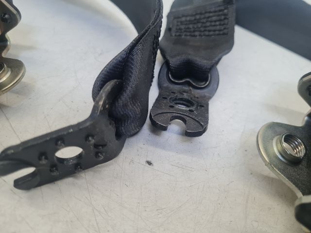 bontott VW GOLF VII Hátsó Biztonsági Öv Szett