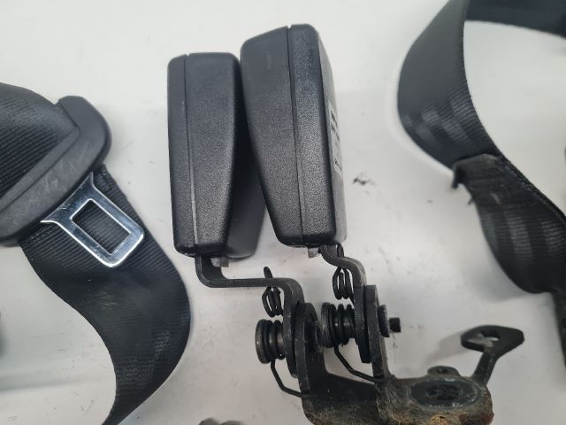 bontott VW GOLF VII Hátsó Biztonsági Öv Szett