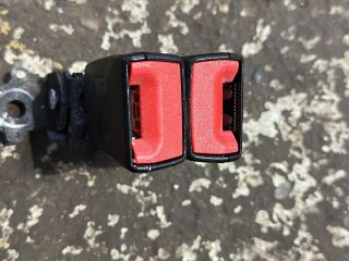 bontott VW GOLF VII Hátsó középső Biztonsági Öv Csat