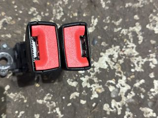 bontott VW GOLF VII Hátsó középső Biztonsági Öv Csat