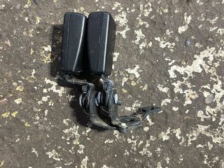 bontott VW GOLF VII Hátsó középső Biztonsági Öv Csat