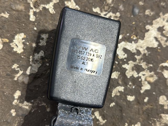 bontott VW GOLF VII Hátsó középső Biztonsági Öv Csat