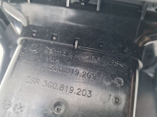 bontott VW GOLF VII Hátsó középső Szellőző