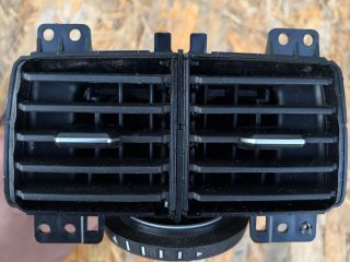 bontott VW GOLF VII Hátsó középső Szellőző