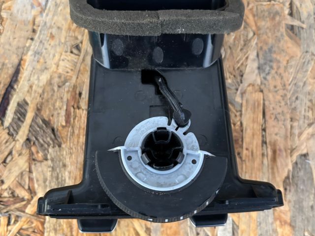 bontott VW GOLF VII Hátsó középső Szellőző