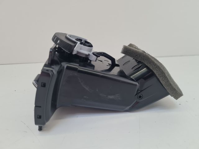 bontott VW GOLF VII Hátsó középső Szellőző