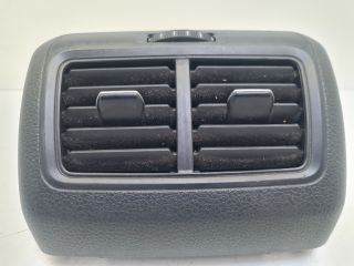 bontott VW GOLF VII Hátsó középső Szellőző