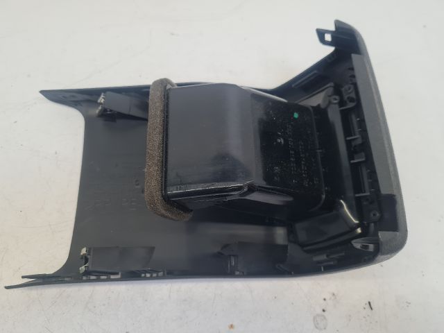 bontott VW GOLF VII Hátsó középső Szellőző